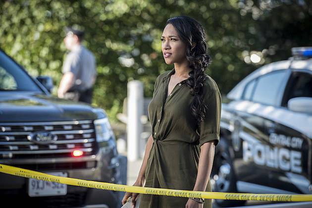 The Flash -- "Paradox" -- Image: FLA302a_0144b.jpg -- Pictured: Candice Patton as Iris West -- Photo: Dean Buscher/The CW -- ÃÂ© 2016 The CW Network, LLC. All rights reserved.