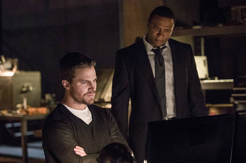 Arrow -- "What We Leave Behind" -- Image AR509a_0443b.jpg -- Pictured (L-R): Stephen Amell as Oliver Queen and David Ramsey as John Diggle -- Photo: Jack Rowand/The CW -- ÃÂ© 2016 The CW Network, LLC. All Rights Reserved.