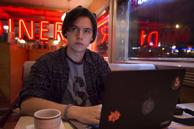 Riverdale -- "Pilot" -- Image Number: RVD101g_0362.jpg -- Pictured: Cole Sprouse as Jughead -- Photo: Katie Yu/The CW -- ÃÂ© 2016 The CW Network. All Rights Reserved.