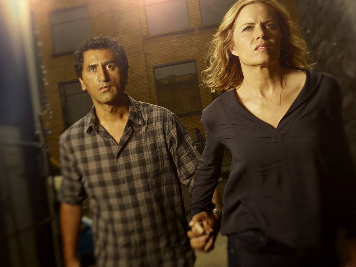 Cliff Curtis as Travis and Kim Dickens as Madison - Fear the Walking Dead _ Season 1, Gallery - Photo Credit: Frank Ockenfels 3/AMC