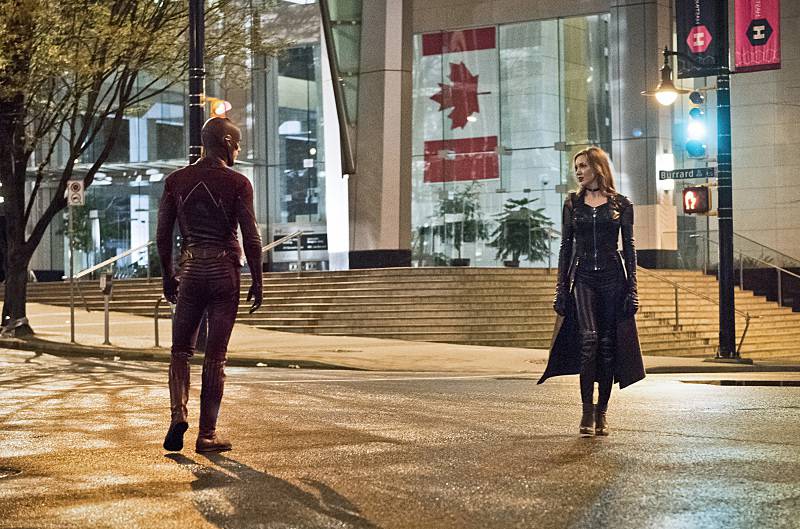 The Flash -- "Invincible" -- Image: FLA222a_0433b.jpg -- Pictured (L-R): Grant Gustin as The Flash and Katie Cassidy as Black Siren -- Photo: Dean Buscher/The CW -- ÃÂ© 2016 The CW Network, LLC. All rights reserved.