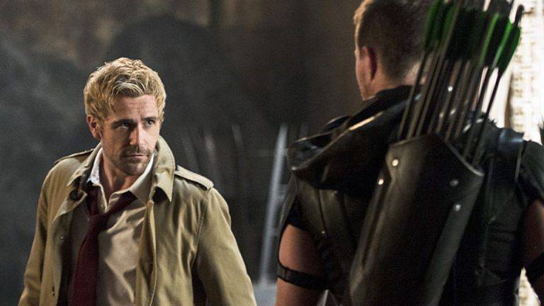 Criador de Arrow comenta rumor do retorno de Constantine