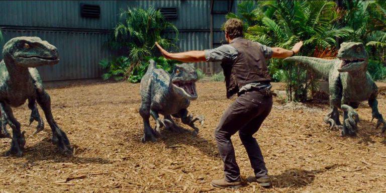 gallery-1467636904-jurassic-world-chris-pratt-raptors